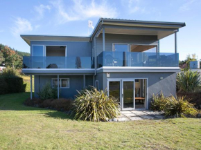 Perfect Position - Motuoapa Holiday Home Turangi